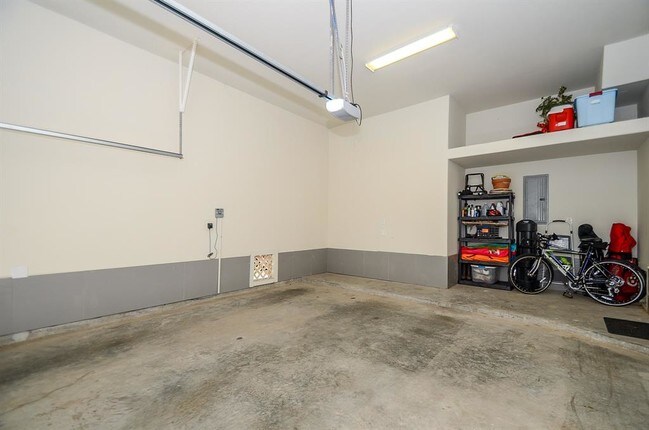 Building Photo - 5654 Darling St