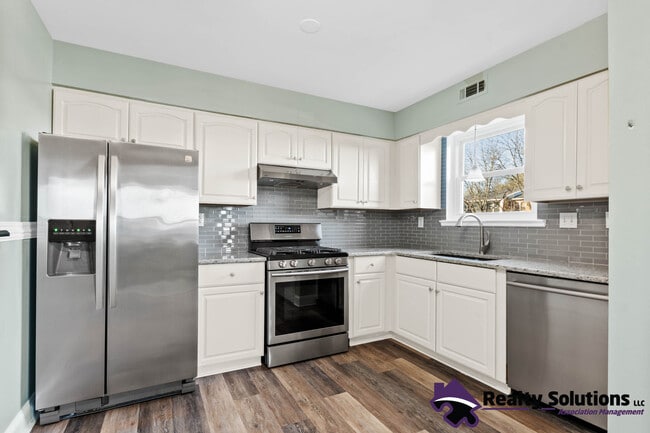 Building Photo - 1018 Harbour Dr