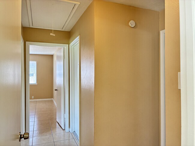 Building Photo - 10314 Autumn Harvest Dr