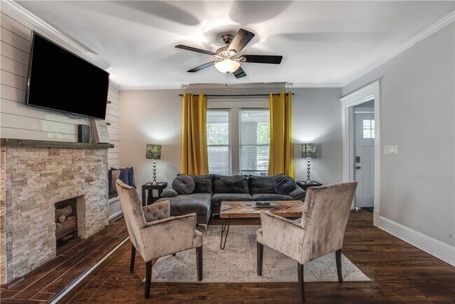 Building Photo - 1158 Donnelly Ave SW