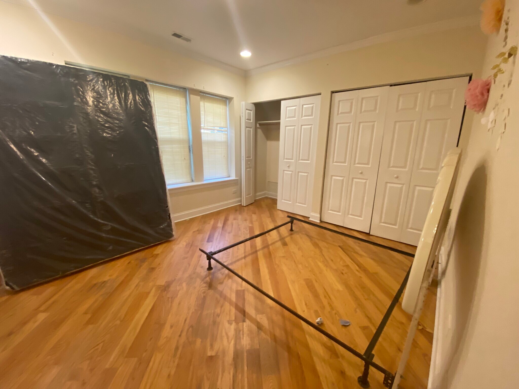 Building Photo - 2241 W Morse Ave