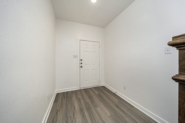 Building Photo - 8433 Adelaide Dr