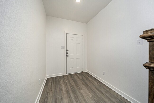 Building Photo - 8461 Adelaide Dr