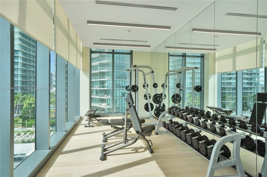 Building Photo - 3131 NE 7th Ave