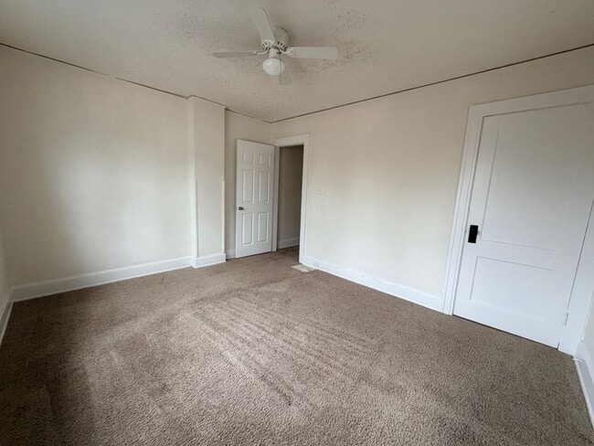 Building Photo - 3141 N Park Ave