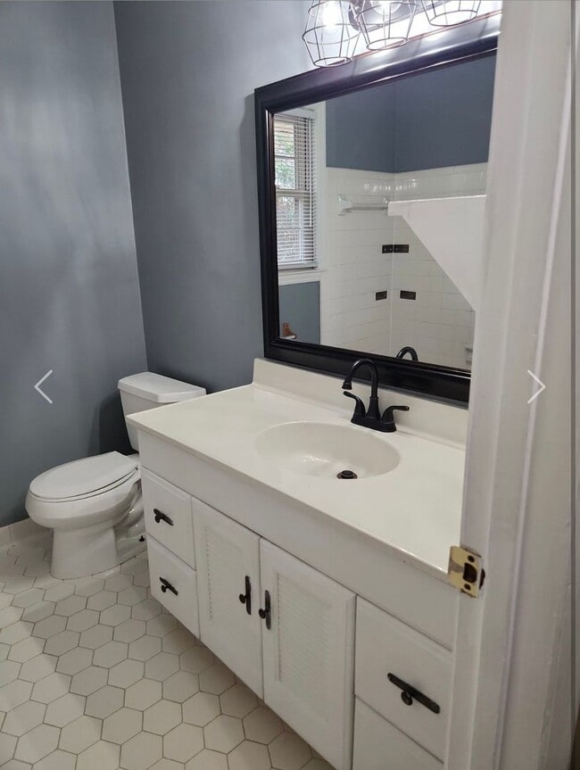 Building Photo - Oaks Townhouses