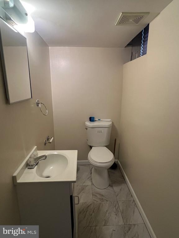 Building Photo - 800 Jefferson St NE