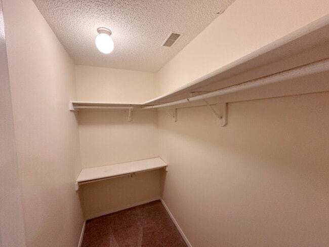 Building Photo - 1350 Brook St