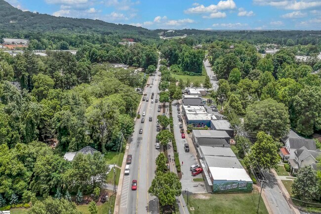 Building Photo - 505 Lumpkin St