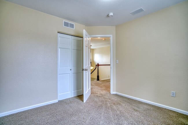 Building Photo - Charming Mill Village 3Bed/3Bath Home with...