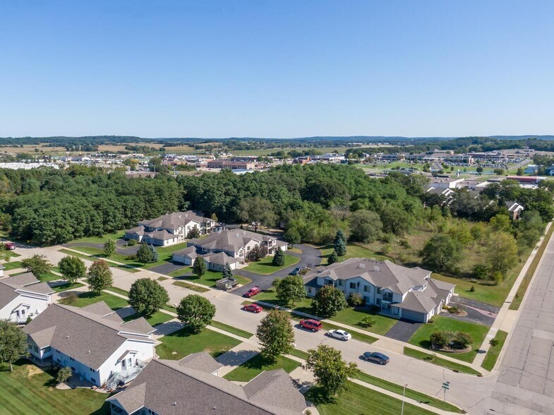 Wooded view - 2825 Northridge Dr