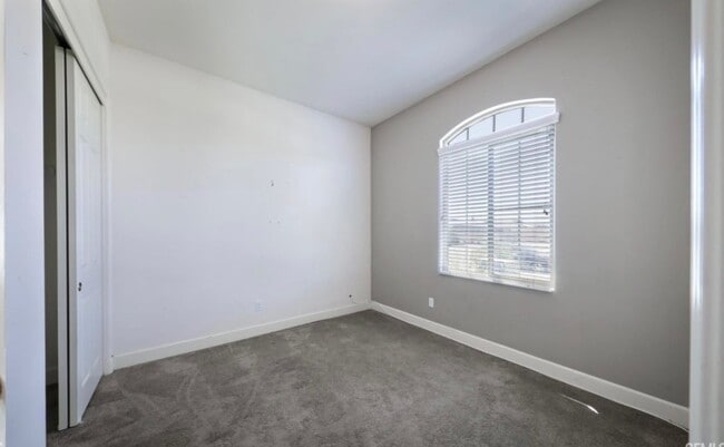 Building Photo - 9200 Rancho Viejo Dr
