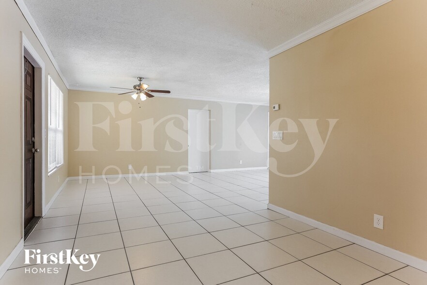 Building Photo - 2531 Blue Jay Turn