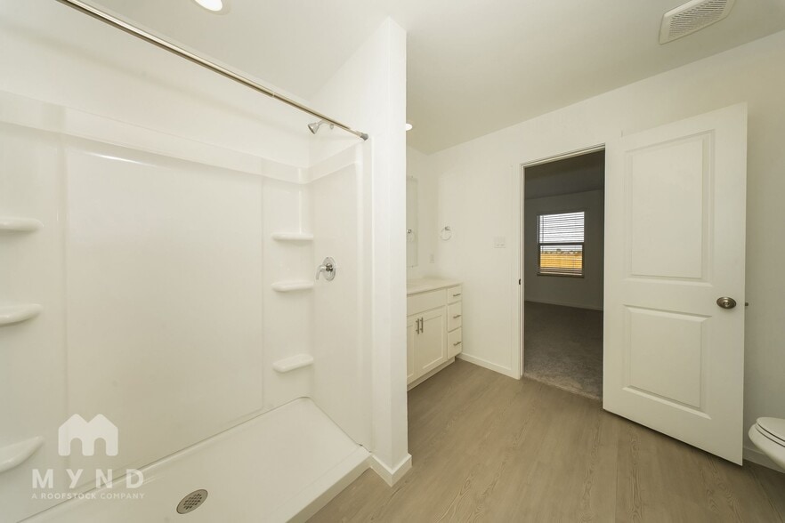 Building Photo - 3736 Los Cabos Dr