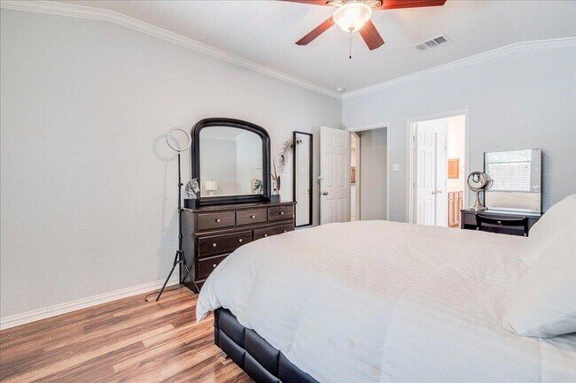 Building Photo - 2532 Ericanna Ln