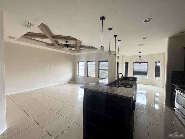 Building Photo - 13 Candy Ln