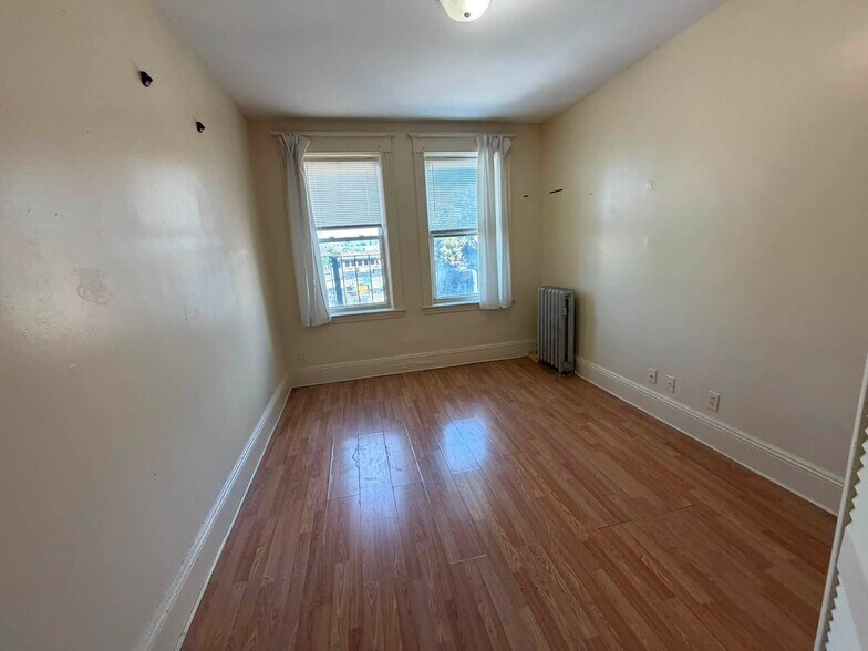 Building Photo - 178 Brighton Ave