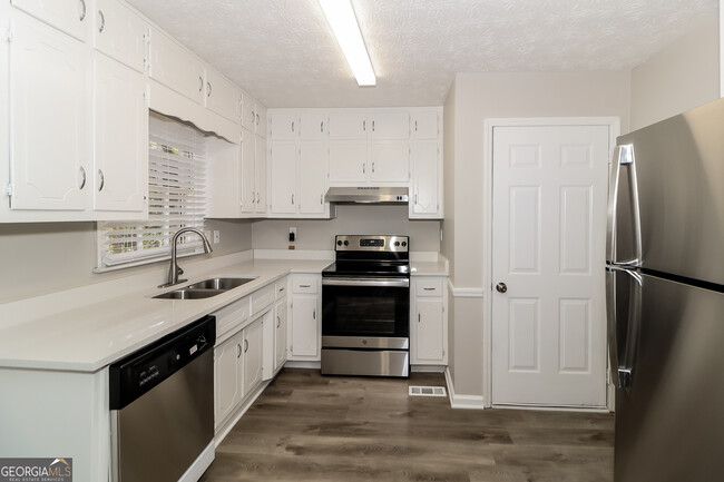 Building Photo - 1401 Timbercrest Dr