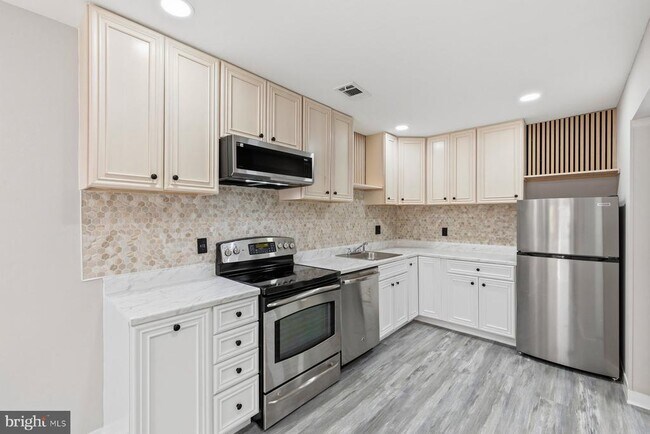 Building Photo - 18323 Allspice Dr