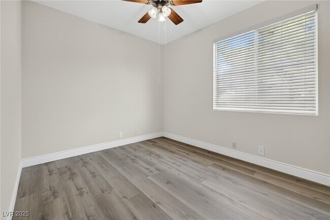 Building Photo - 5155 W Tropicana Ave