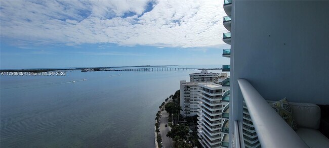 Building Photo - 1331 Brickell Bay Dr