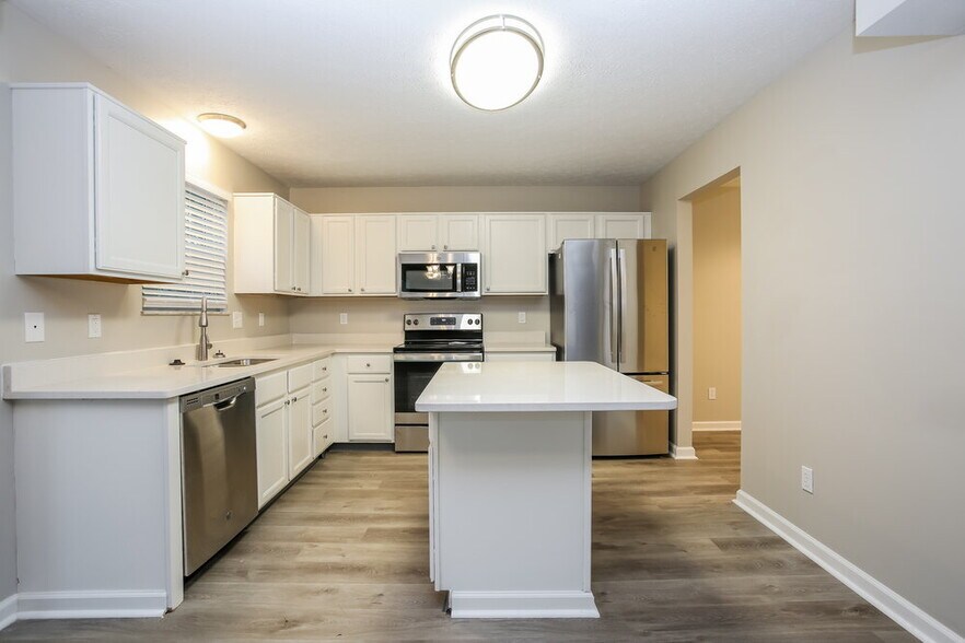 Building Photo - 1056 Leclerc Pl