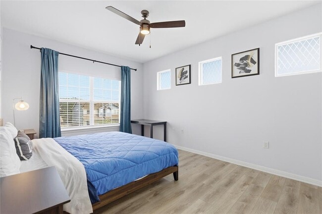 Building Photo - 7510 Lazy Creek Dr