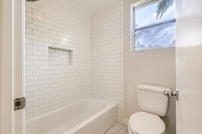 Building Photo - Beautifully Remodeled Townhome in the Cambria Community – Del Mar Heights