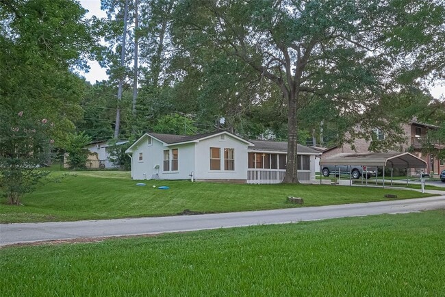 Building Photo - 1372 W Pine Lake Cir