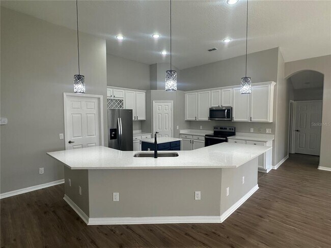 Building Photo - 10446 Stone Glen Dr