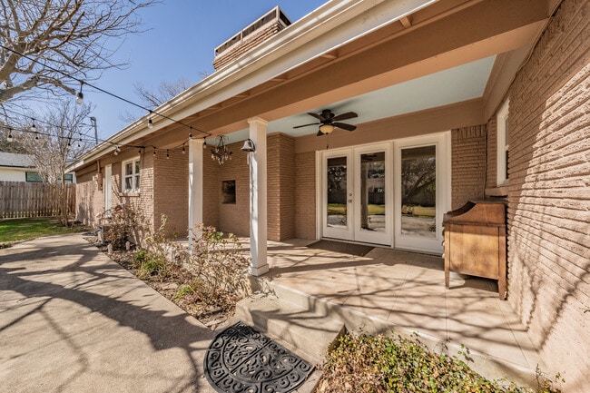 Building Photo - 6817 Fortune Rd