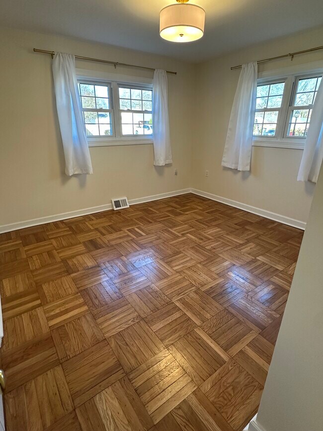 Building Photo - 108 Homewood Rd