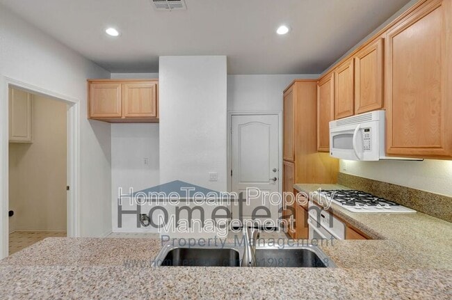Building Photo - 263 Aventura Dr