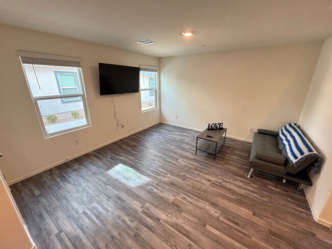 Building Photo - Charming 3Bed/2.5Bath/2Car Townhouse located in Northwest Las Vegas - Make the Move for Less: $30...