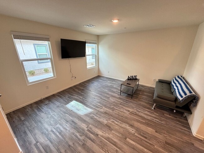 Building Photo - Charming 3Bed/2.5Bath/2Car Townhouse located in Northwest Las Vegas