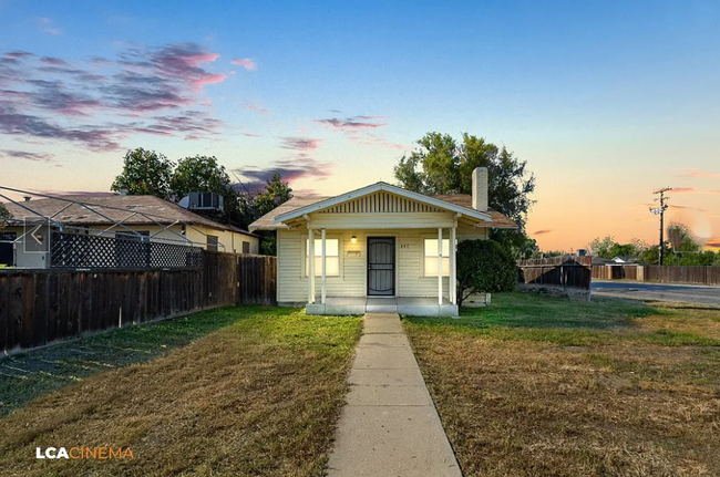 Primary Photo - 447 Arvin St