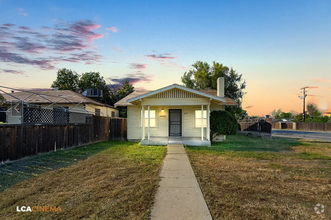 Building Photo - 447 Arvin St