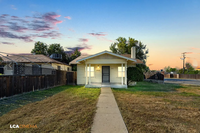 Building Photo - 447 Arvin St