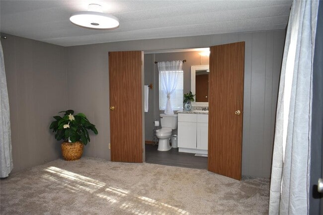 Building Photo - 399 Pope Bend N