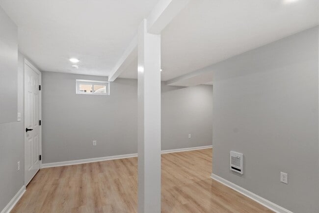 Building Photo - 31 Birch Rd