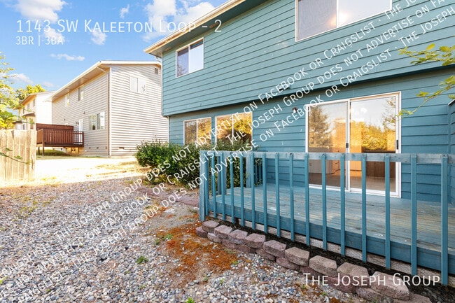 Building Photo - 1143 SW Kaleeton Loop