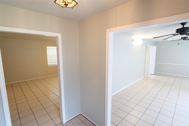 Building Photo - 13314 Ensley Wood Dr
