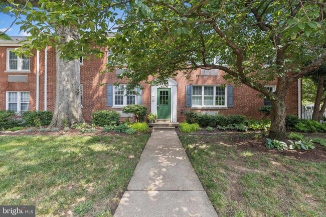 Primary Photo - 3401 Commonwealth Ave