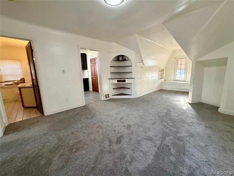 Building Photo - 6120 Middlesex St