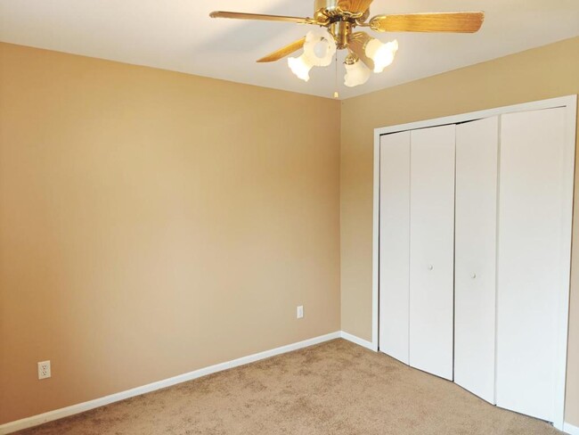 Building Photo - 43782 Nowland Dr