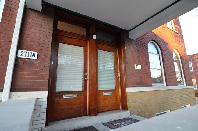 Building Photo - 2711 Arsenal St