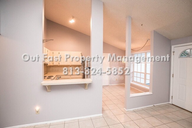 Building Photo - 2764 Kavalier Dr
