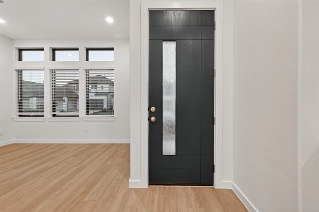 Building Photo - 1111 Mercantile St