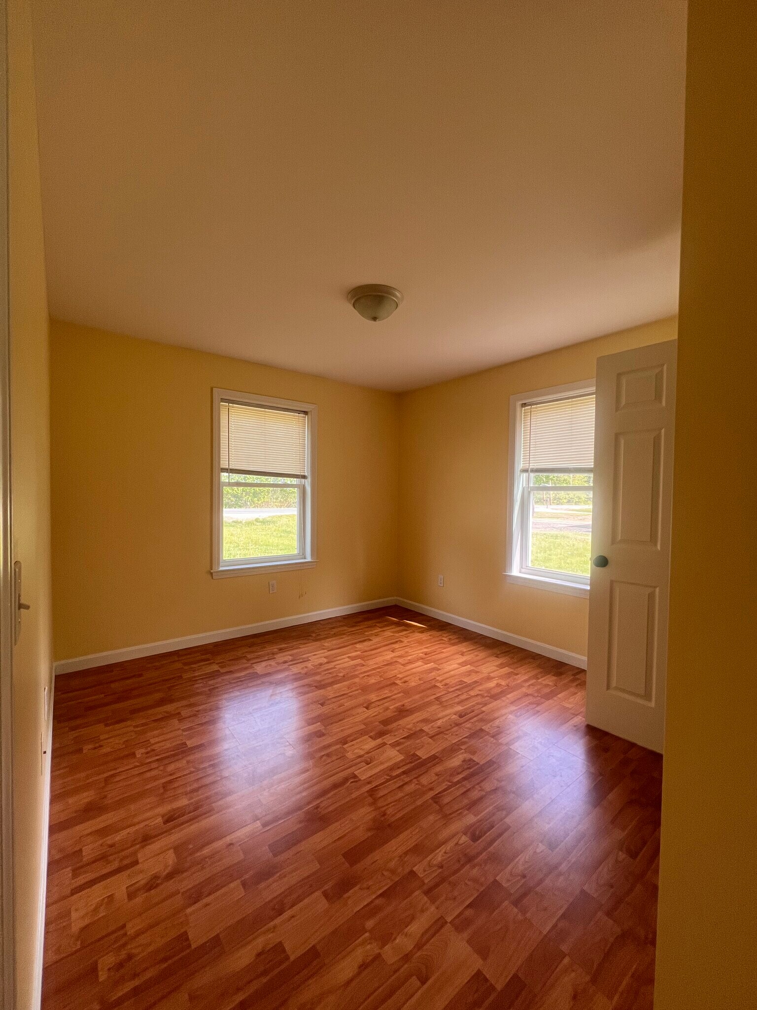 Building Photo - 97 N Main St