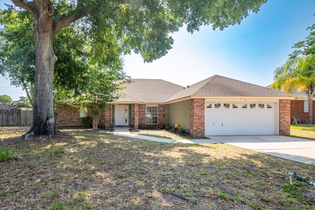 Building Photo - Great Rental in The Valley!